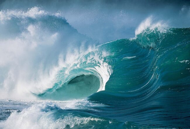 waves crashing on the shore