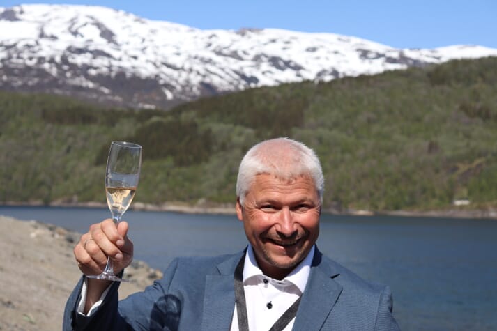 Stig Joar Krogli, general manager of the Salten hatchery, toasts its success