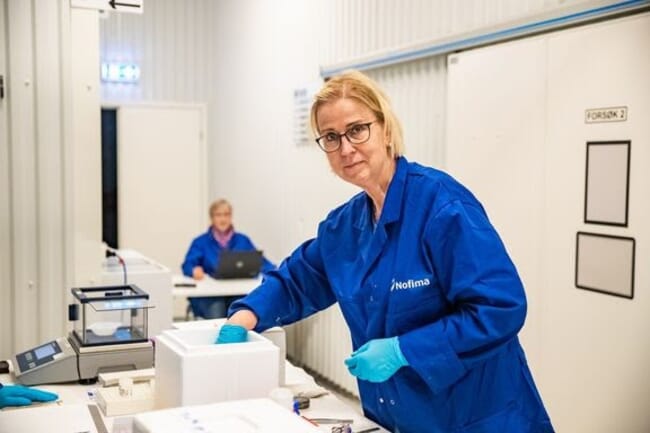 A woman in a lab.