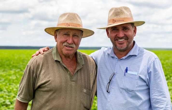 The dialogue group visited a Brazilian soy farm in the Minas Gerias state that grows deforestation-free soy for salmon production. The farm owner Pedro Milton Bataglini and his son Amauri Bataglini were proud to demonstrate how they grow non-GMO soy in addition to corn and coffee