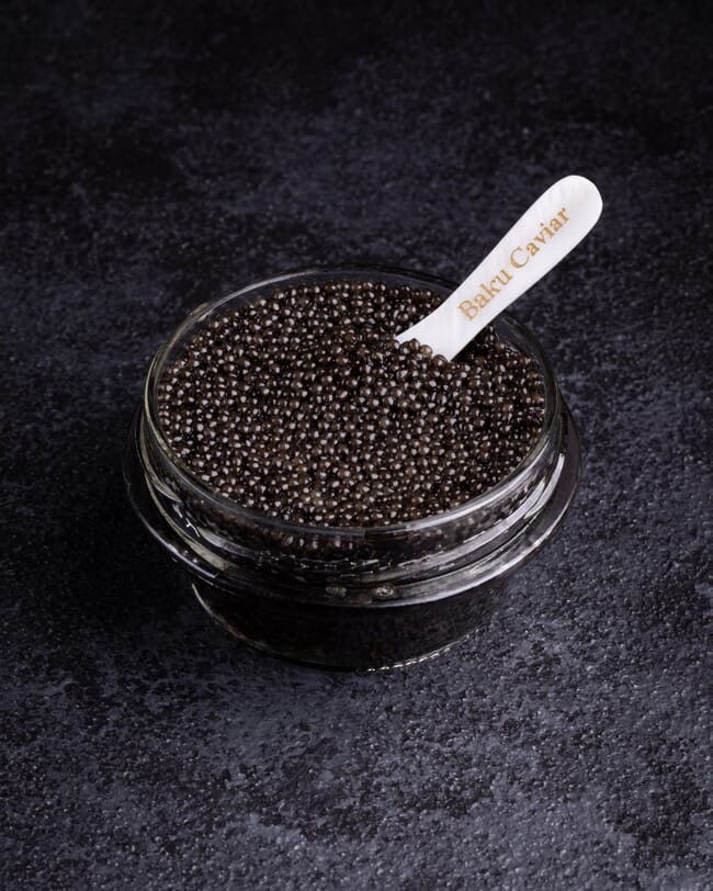 Um pote de caviar.