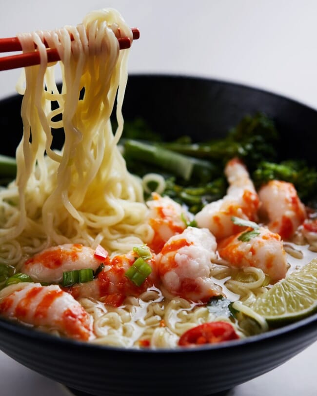 Ramen de camarão à base de vegetais.