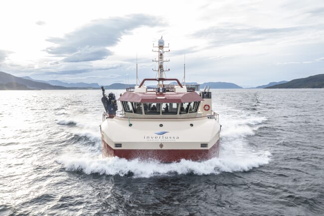 Un barco de trabajo de Inverlussa Marine Services.