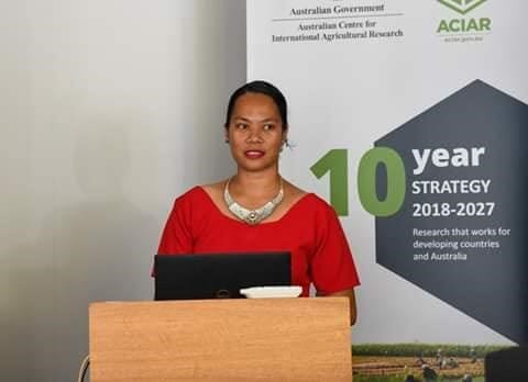 Naua sharing her story at an ACIAR event in Canberra